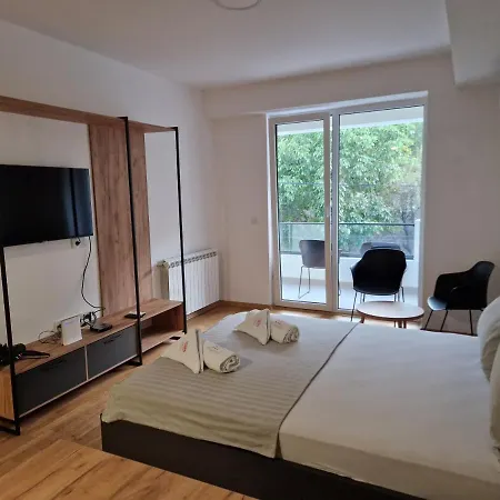 Apartment Luxury Iva Iii *