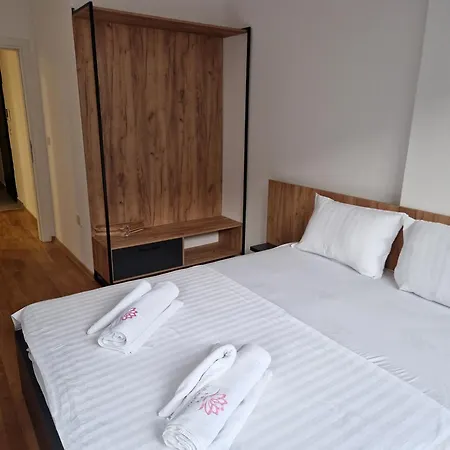 Luxury Iva Iii Apartment