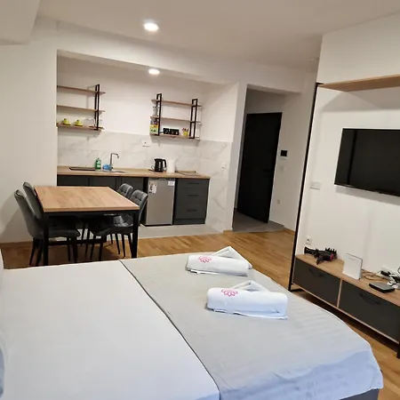 Luxury Iva Iii Apartment *