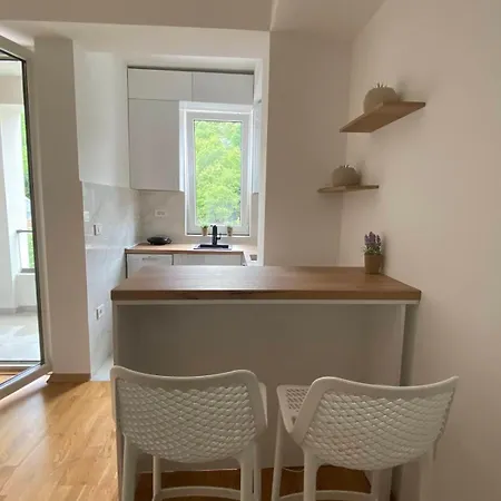 Apartment Luxury Iva Iii *
