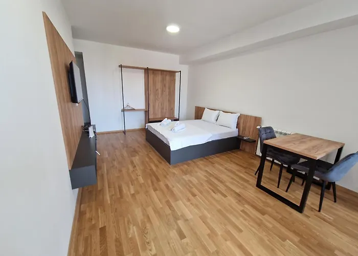 Luxury Iva Iii Apartment