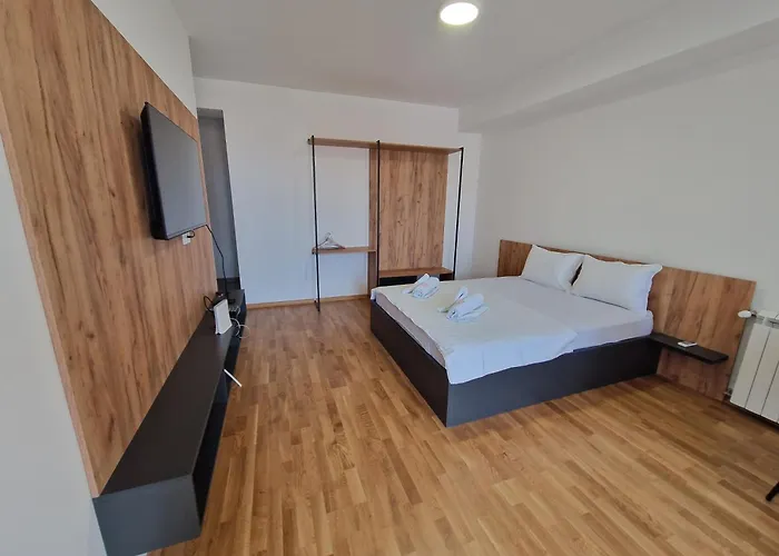 Luxury Iva Iii Apartment