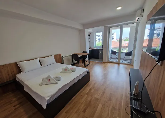 Апартаменти Luxury Iva Iii *