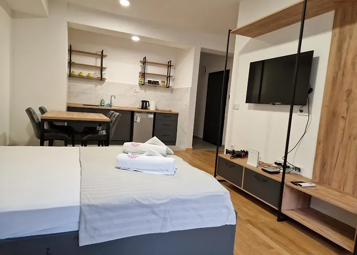 Апартаменти Luxury Iva Iii