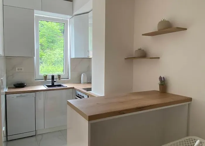 Апартаменти Luxury Iva Iii *